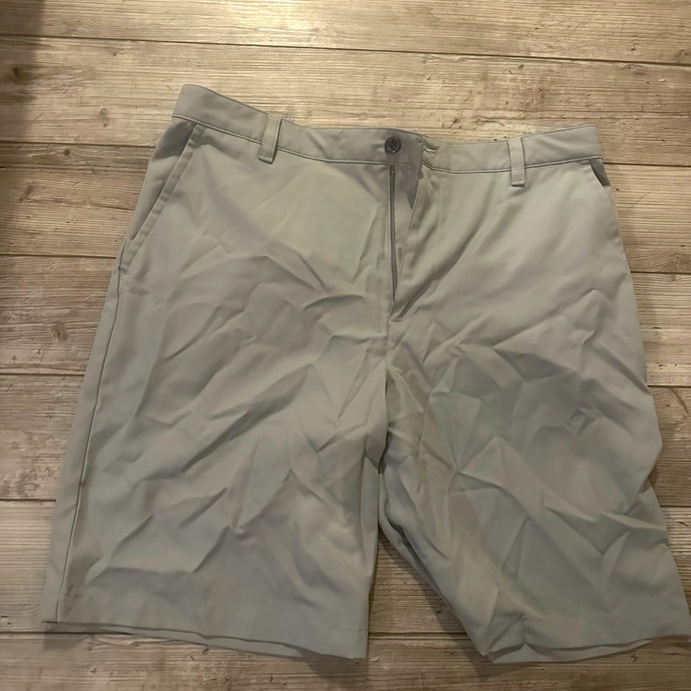 Izod Golf Men’s Shorts